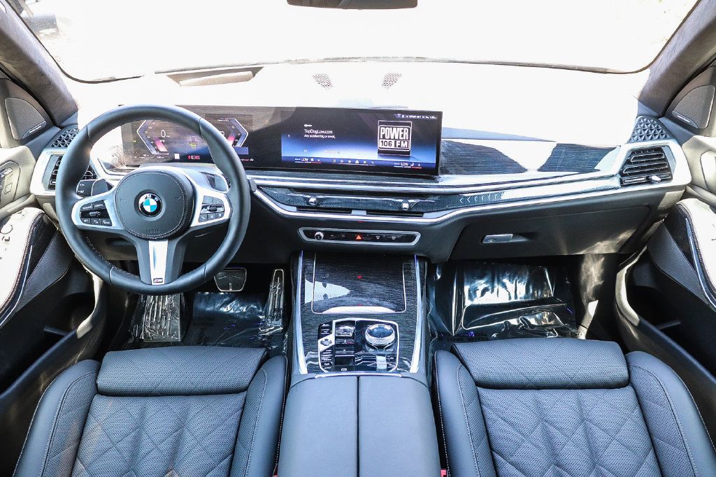 Used 2026 BMW X7 xDrive40i w/ M Sport Package AWD/4WD image 12