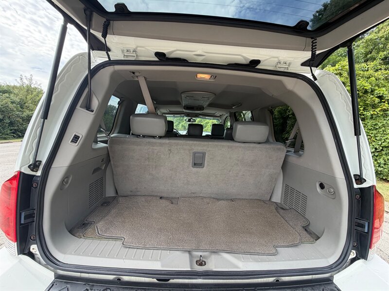 Used 2004 Nissan Armada LE w/ (DVD) Technology Pkg (LE) AWD/4WD image 9