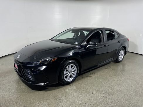 Certified 2025 Toyota Camry LE FWD image 7