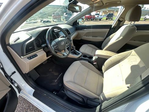 Used 2019 Hyundai Elantra Value Edition FWD image 11