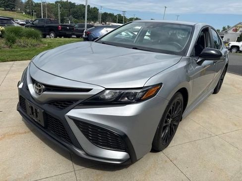 Used 2021 Toyota Camry SE AWD/4WD image 3