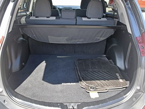 Used 2015 Toyota RAV4 XLE AWD/4WD image 21