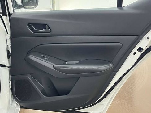 Used 2025 Nissan Altima 2.5 SV FWD image 24