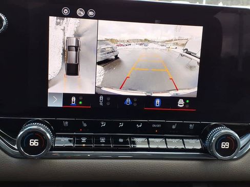 Used 2024 GMC Canyon Denali w/ LPO, Denali Black Edition image 18