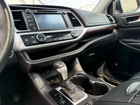 Used 2016 Toyota Highlander Limited Platinum AWD/4WD image 41
