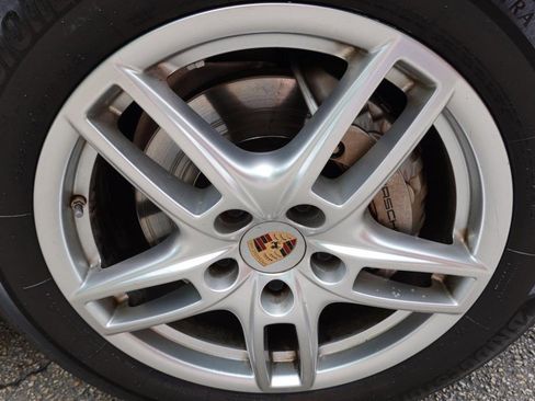 Used 2014 Porsche Cayenne S image 9