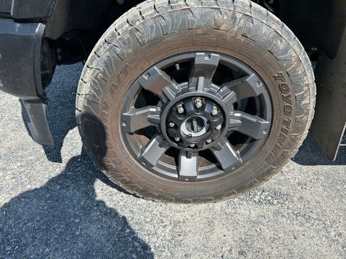 Used 2023 Ford F250 Lariat w/ Lariat Ultimate Package image 3