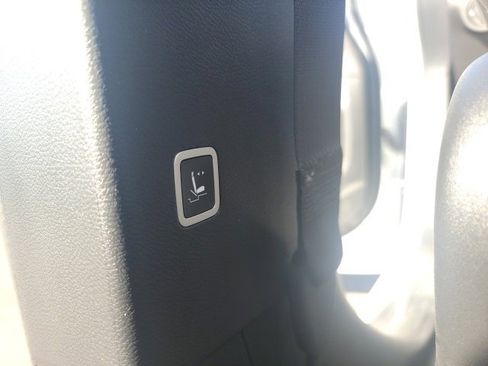 New 2025 Chrysler Pacifica Select image 35
