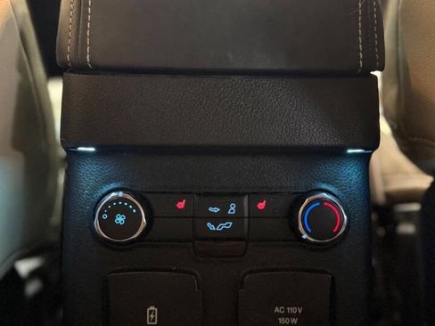 Used 2016 Ford Explorer Platinum image 17