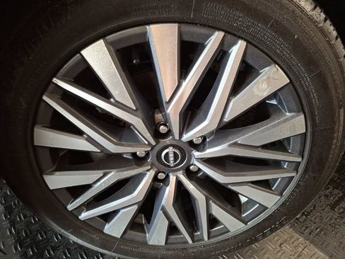 Used 2024 Nissan Altima 2.5 SV FWD image 4