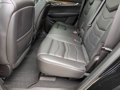 Used 2017 Cadillac XT5 Platinum image 18