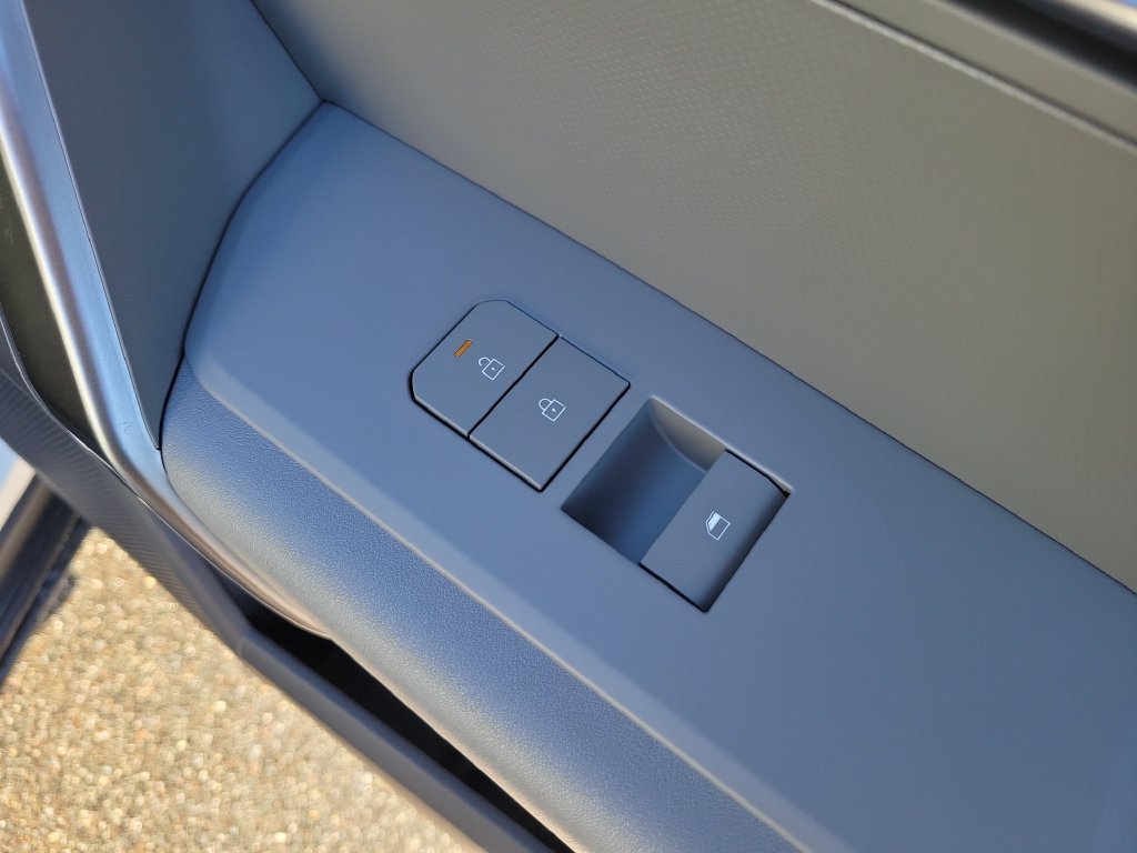New 2027 Kia Seltos LX FWD image 11