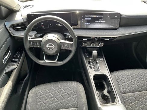 Used 2025 Nissan Kicks SV FWD image 10