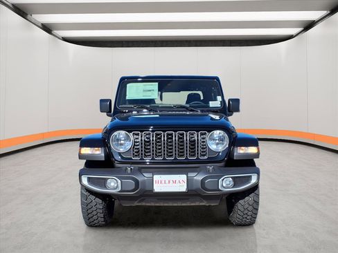 New 2025 Jeep Gladiator Sport image 2
