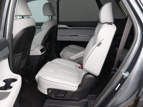 Used 2025 Hyundai Palisade SEL FWD image 8