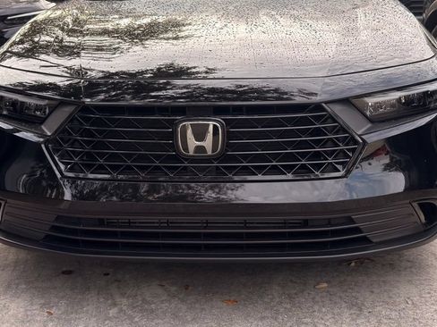 Used 2025 Honda Accord SE image 11