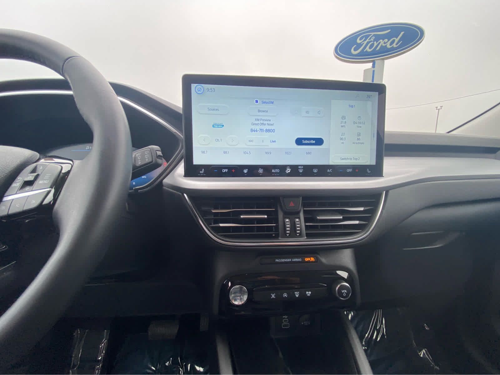 Used 2025 Ford Escape Platinum AWD/4WD image 28