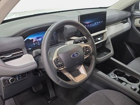Used 2026 Ford Explorer Active AWD/4WD image 16