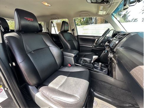 Used 2018 Toyota 4Runner TRD Off-Road Premium AWD/4WD image 4