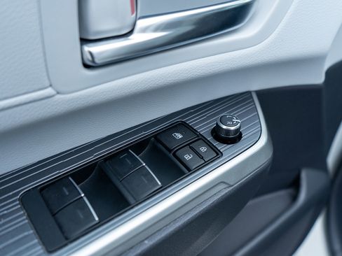 Used 2024 Toyota Sienna XSE image 15