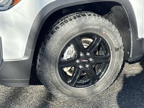 Used 2023 GMC Acadia AT4 w/ Technology Package image 7