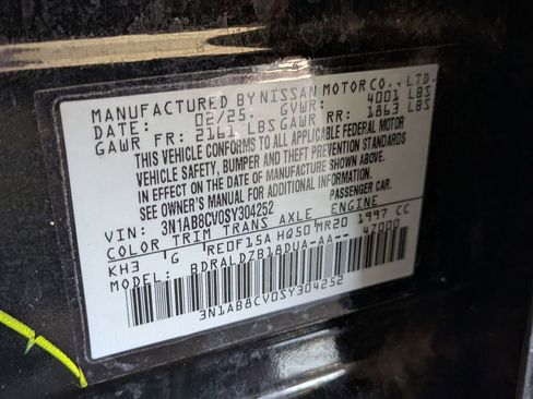 Used 2025 Nissan Sentra SV FWD image 32