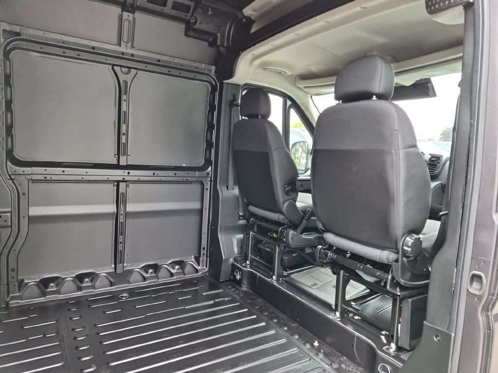 New 2027 RAM ProMaster 2500 w/ Convenience Group FWD image 14