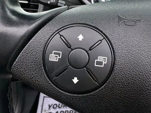 Used 2011 Mercedes-Benz SLK 300 image 29