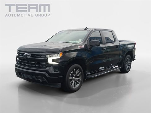 Used 2024 Chevrolet Silverado 1500 RST image 3