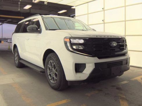 Certified 2025 Ford Expedition Active AWD/4WD image 1