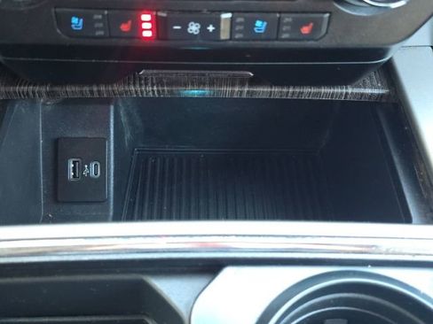 Used 2020 Ford F250 Lariat w/ Lariat Value Package image 38