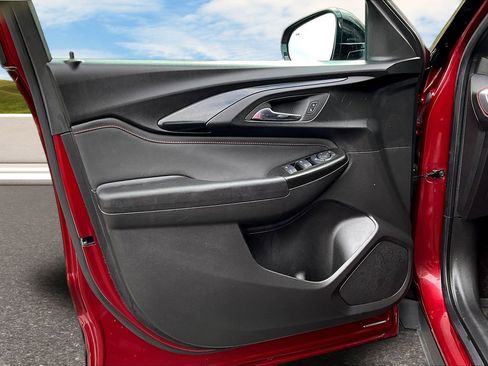 Used 2023 Chevrolet TrailBlazer RS w/ Convenience Package image 12