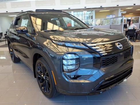 New 2026 Nissan Rogue Platinum AWD/4WD image 1