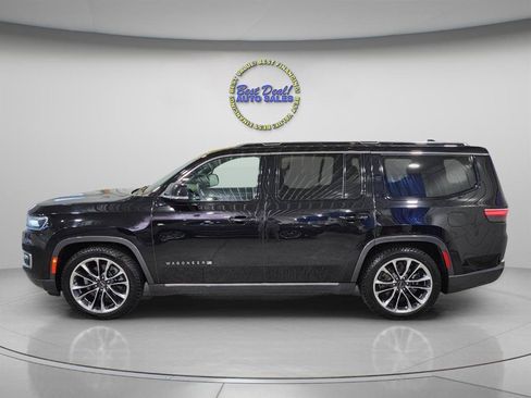 Used 2022 Jeep Wagoneer Series III w/ Premium Group I AWD/4WD image 3