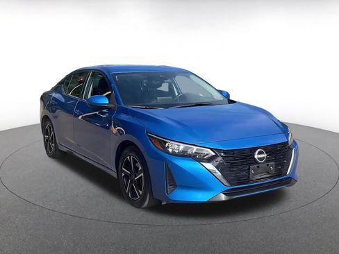 Used 2025 Nissan Sentra SV FWD image 3