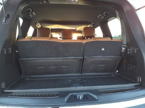 Used 2023 INFINITI QX80 Sensory w/ All-Season Package image 11