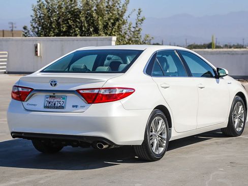 Used 2016 Toyota Camry SE FWD image 5