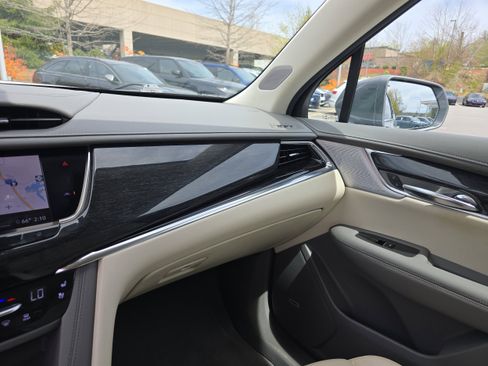 Used 2020 Cadillac XT6 Premium Luxury AWD/4WD image 19
