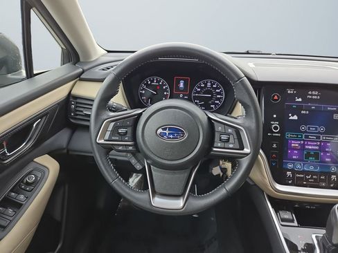 Used 2022 Subaru Outback Premium image 12