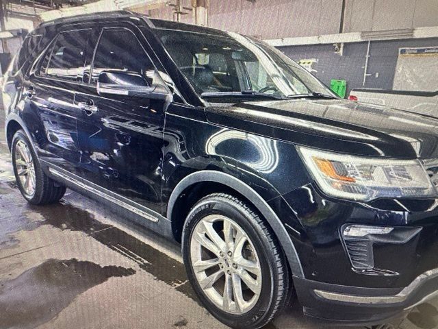 Used 2018 Ford Explorer Limited w/ Equipment Group 301A FWD image 11