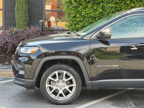 Used 2022 Jeep Compass Latitude AWD/4WD image 10