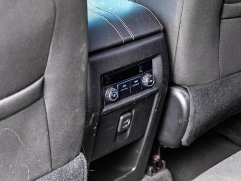 Used 2020 Chevrolet Traverse LT FWD image 20