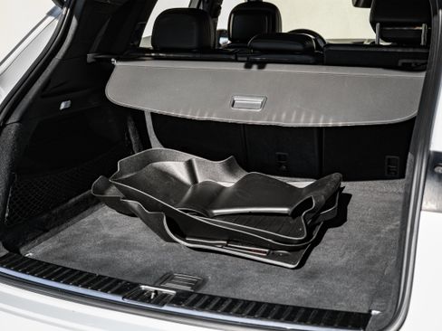 Used 2020 Porsche Cayenne image 45