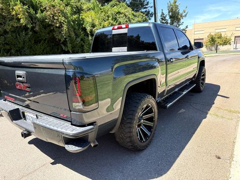 Used 2018 GMC Sierra 1500 SLT image 4