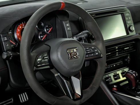 Used 2020 Nissan GT-R NISMO AWD/4WD image 23