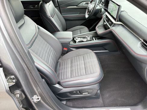 Used 2025 Ford Explorer ST-Line w/ ST-Line Street Pack AWD/4WD image 29