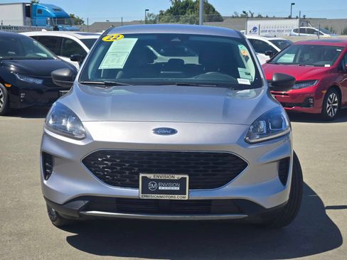 Used 2022 Ford Escape SE FWD image 2