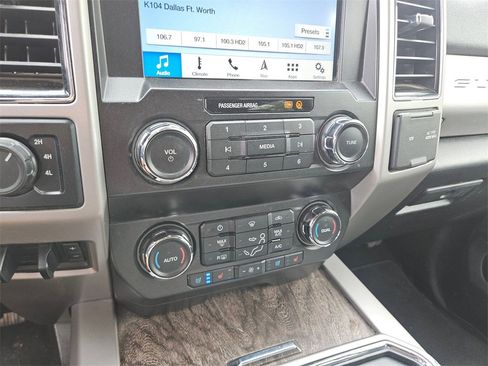 Used 2019 Ford F250 Lariat w/ Lariat Value Package image 19