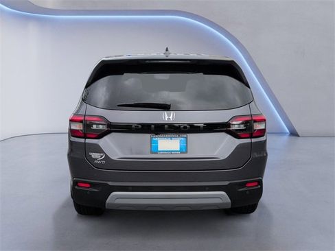 New 2025 Honda Pilot EX-L image 8