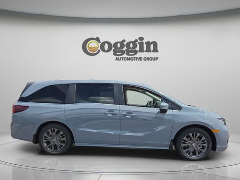 New 2026 Honda Odyssey Touring image 6